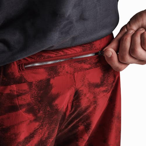 laydown image of Alta Running Shorts - 5"