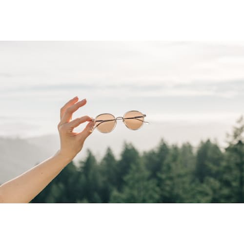 lifestyle image of Baia Sunglasses
