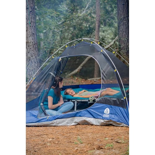 lifestyle image of The Wanderr Gear Hauler