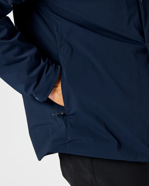 on model image of AltoLoft Insulated Shirt Jacket