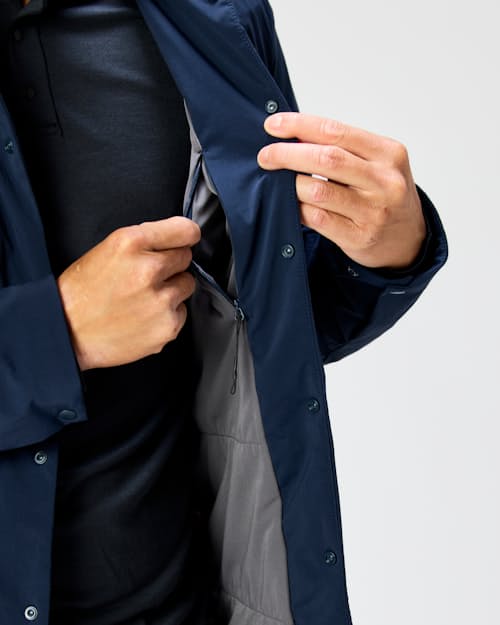 on model image of AltoLoft Insulated Shirt Jacket