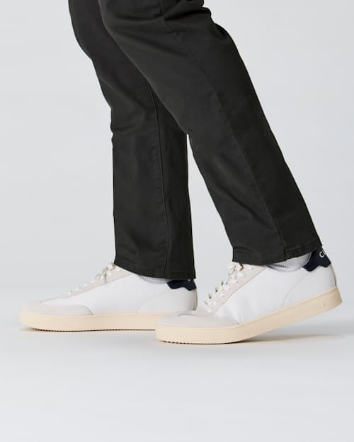 on model image of 365 Pant - HB Straight