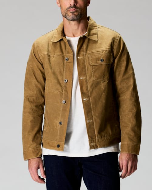 Zac is 6'0", 175lbs, and wearing size M
