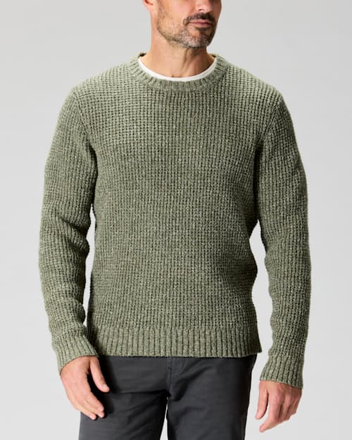 Zac is 6’0’’, 175 lbs, and wearing a size M