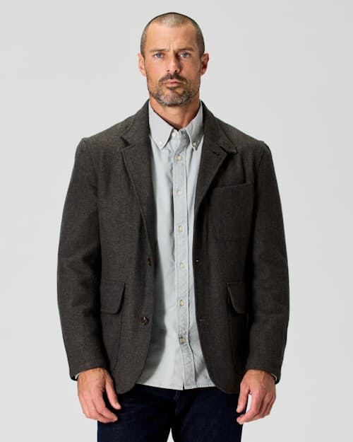 Zac is 6’0’’, 175 lbs, and wearing a size M