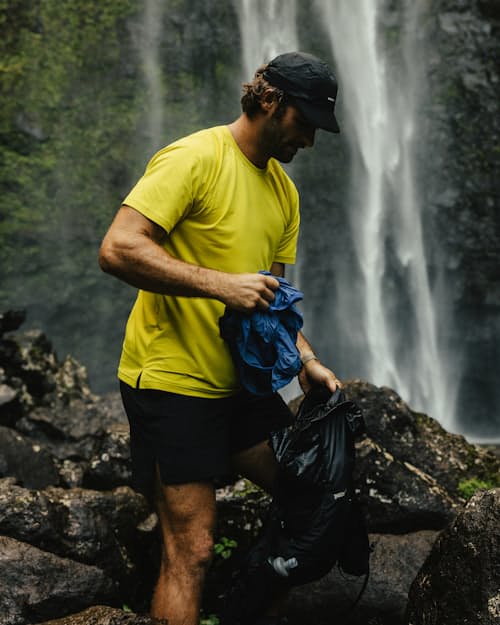 lifestyle image of Running Windshell
