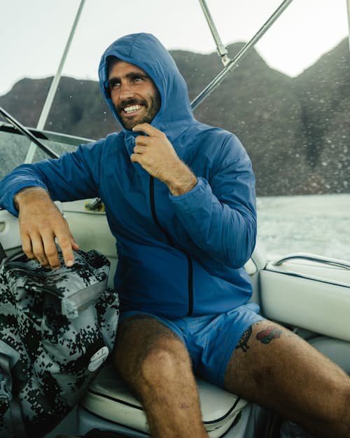 lifestyle image of Running Windshell