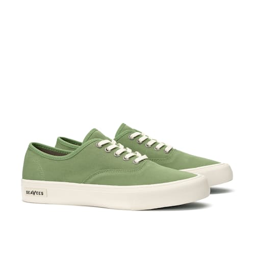 laydown image of Legend Sneaker Standard