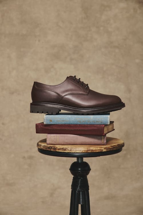 lifestyle image of Gibson Commando Derby