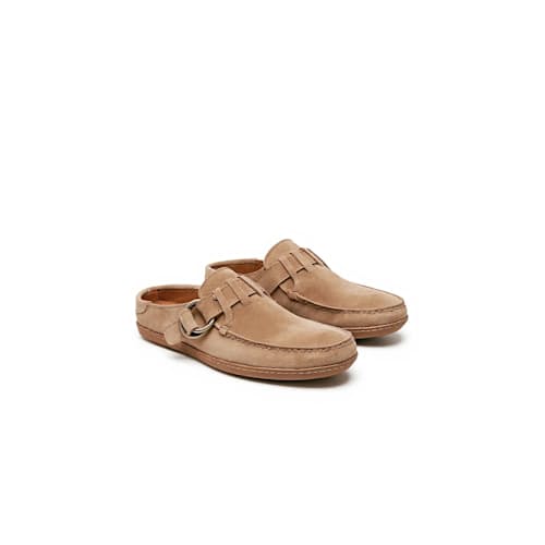lifestyle image of Ring Mule