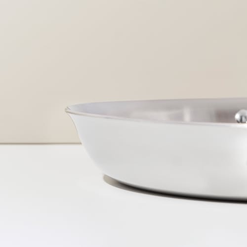 laydown image of 12" Classic Pan
