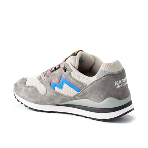 laydown image of Synchron Classic Sneaker