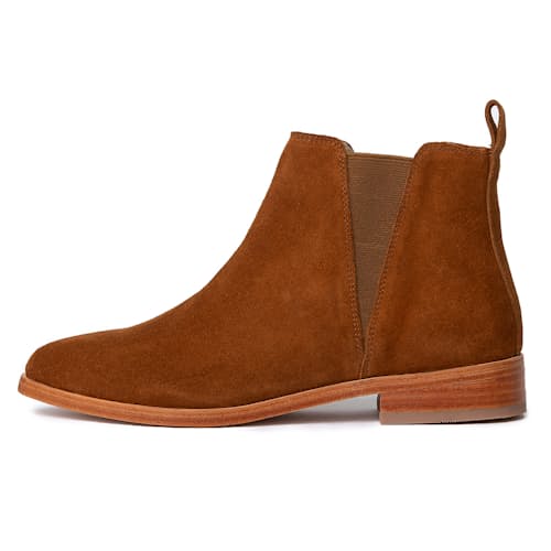 laydown image of Chelsea Boot - Women's