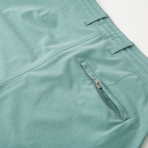 laydown image of Hybrid Cruiser Shorts - 9"