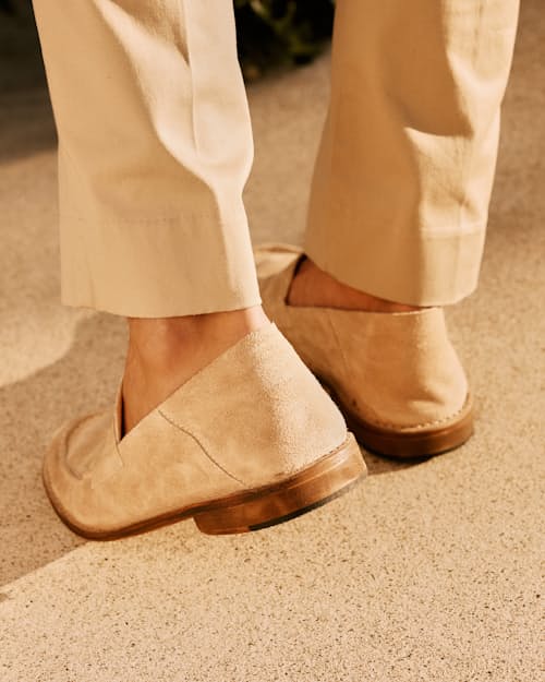 lifestyle image of Waveflex Goat Leather Loafer
