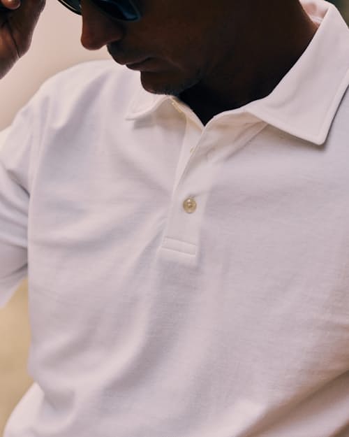 lifestyle image of Fino Pique Polo
