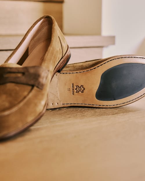 lifestyle image of Dartflex Loafer