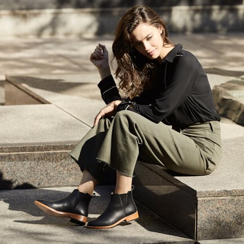 laydown image of Chelsea Boot - Women's