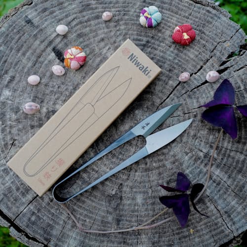 laydown image of MinI Snips