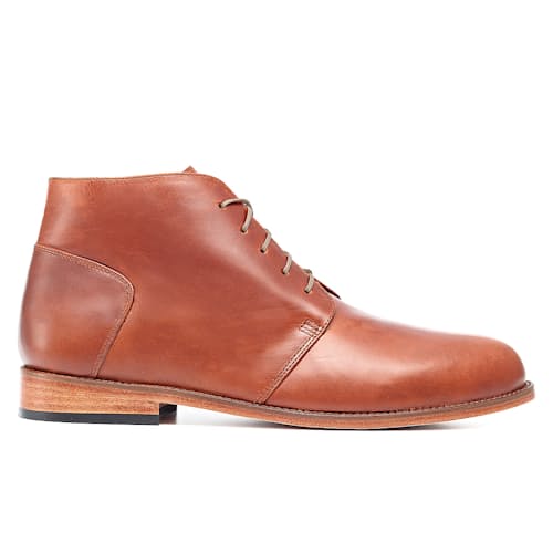 laydown image of Emilio Chukka Boot
