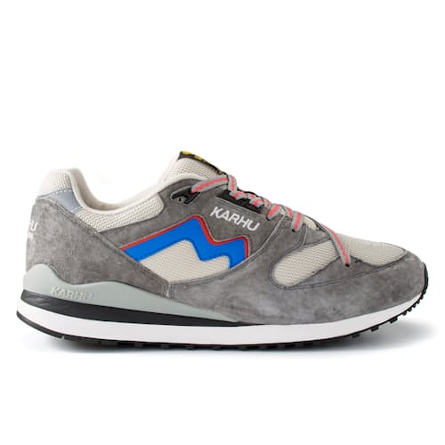 laydown image of Synchron Classic Sneaker