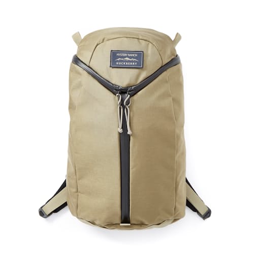 laydown image of 1000D Urban Assault - 21L - Huckberry Exclusive
