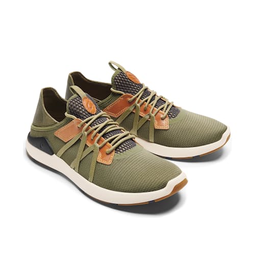 laydown image of Mio Li Sneaker