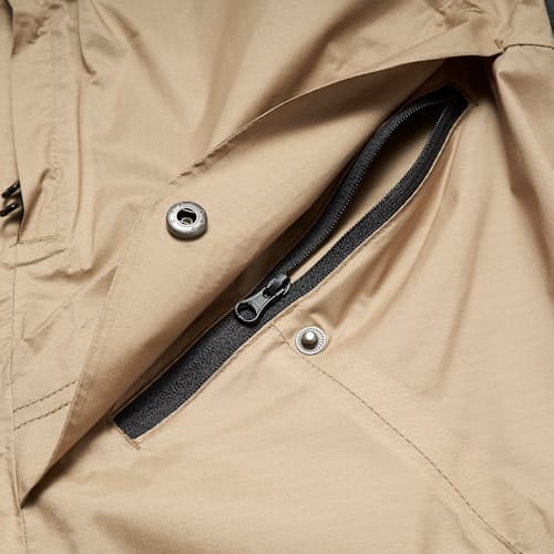 laydown image of Aguacero Rain Shell