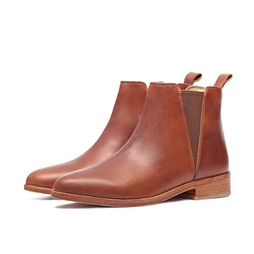 laydown image of Chelsea Boot - Women's
