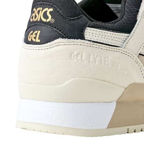laydown image of Gel Lyte III
