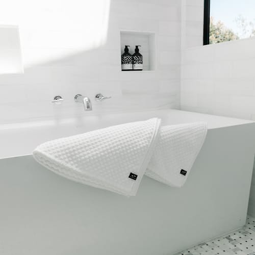 laydown image of Clive Bath Bundle