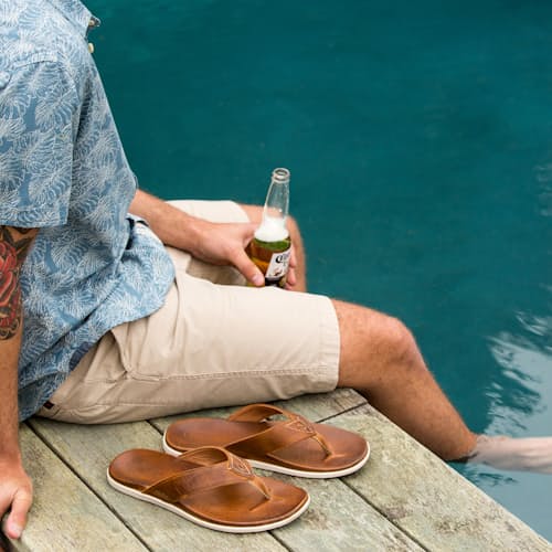 laydown image of Nalukai Sandal