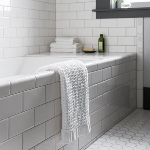 lifestyle image of Bath Towel Set