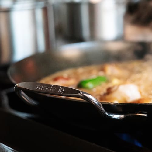 laydown image of Grill Frying Pan Set
