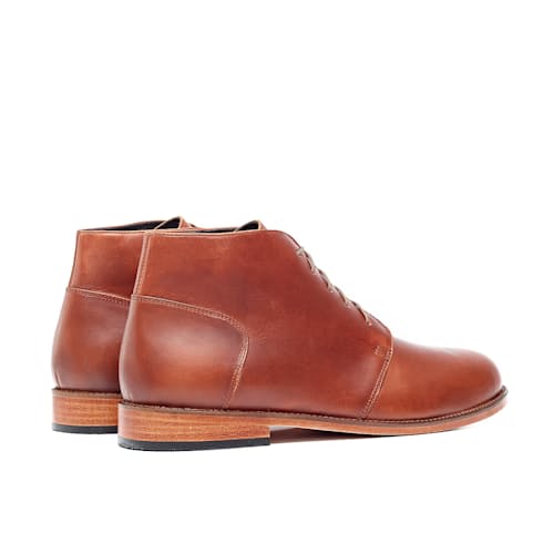 laydown image of Emilio Chukka Boot