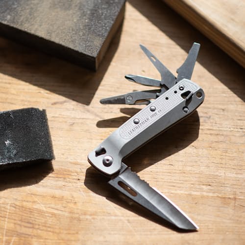 laydown image of FREE T4 - One Handed Multitool