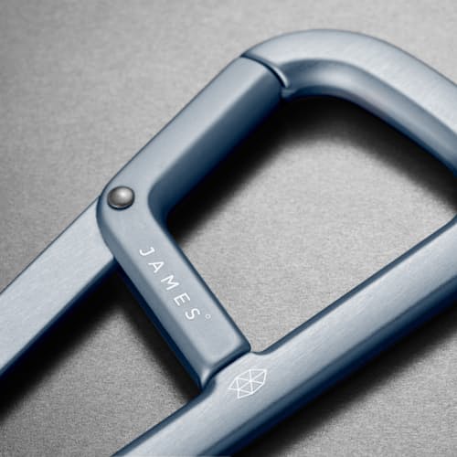 laydown image of The Hardin Carabiner