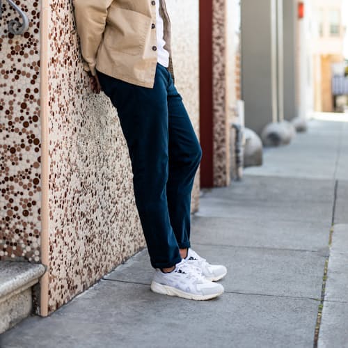 laydown image of Gel-DS Trainer OG