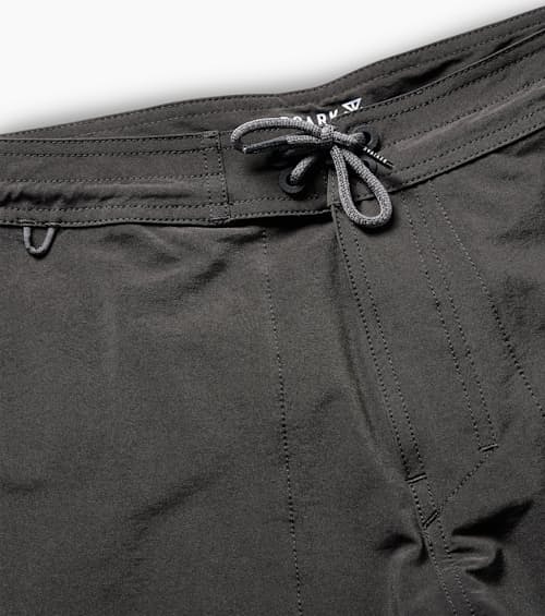 laydown image of Layover Trail Short - 7"