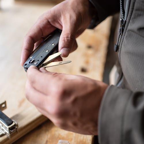 laydown image of FREE T4 - One Handed Multitool