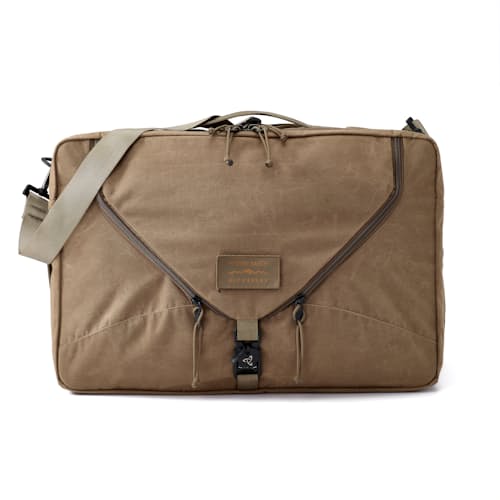 laydown image of The Mission Hybrid 40L - Exclusive