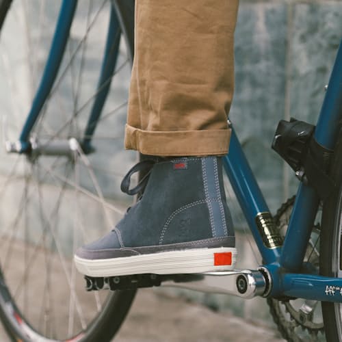 laydown image of Suede Chukka