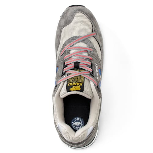laydown image of Synchron Classic Sneaker