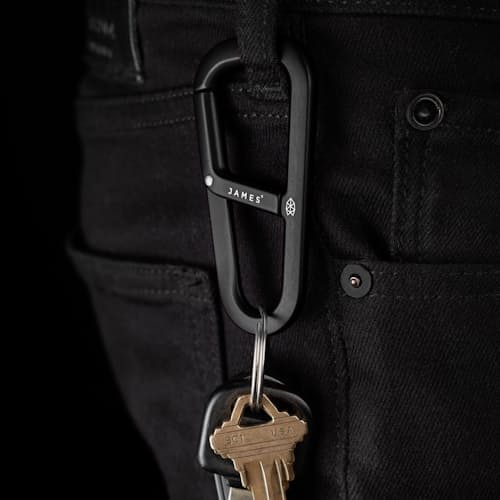 lifestyle image of The Hardin Carabiner
