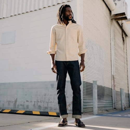 Model is 6'3" and wearing a size M