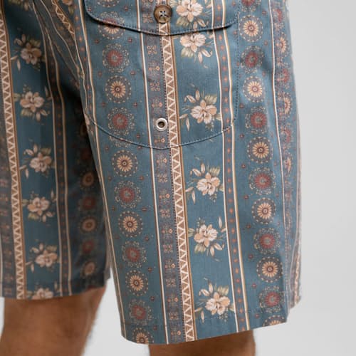 laydown image of Vintage Stripe Trunk - 7"