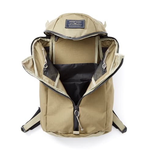 laydown image of 1000D Urban Assault - 21L - Huckberry Exclusive