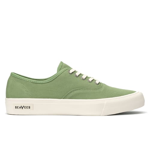 laydown image of Legend Sneaker Standard