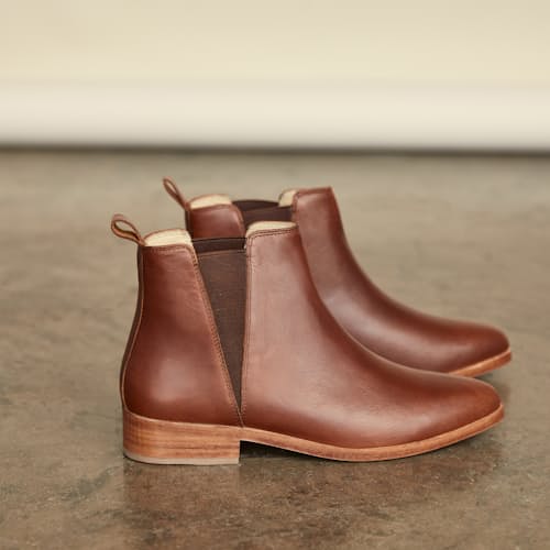 laydown image of Chelsea Boot - Women's