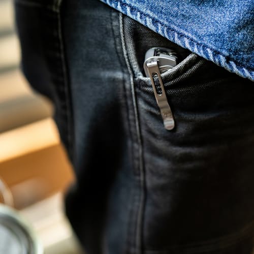 laydown image of FREE K2 - Serrated